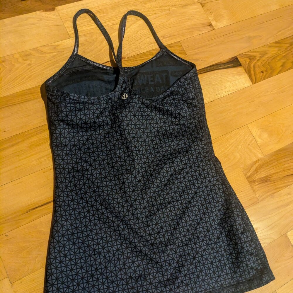 Lululemon activewear Tank with built in support